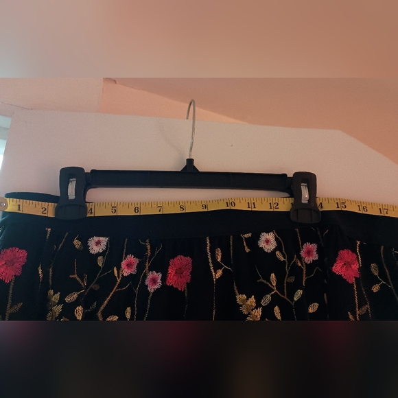 NwoT Susan Graver embroidered floral skirt - Picture 9 of 11